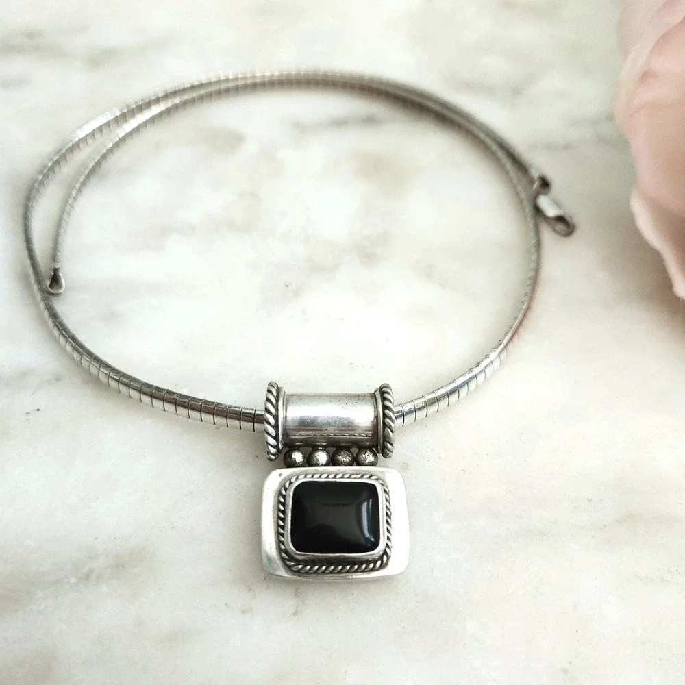 Vintage Omega Chain Necklace Onyx Cushion Stone Pendant‎ 18
